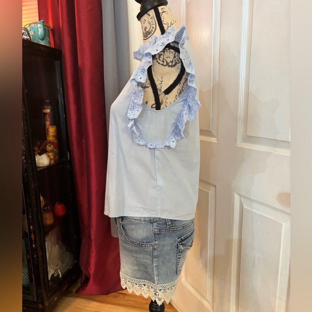 H&M Eyelet/Embroidered Ruffled Sleeve Blouse - Picture 3 of 11